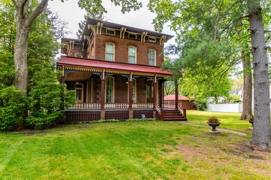 505 College Ave, Lincoln, IL 62656 - photo 2