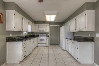 5308 Aminda St, Shawnee, KS 66226 - photo 6