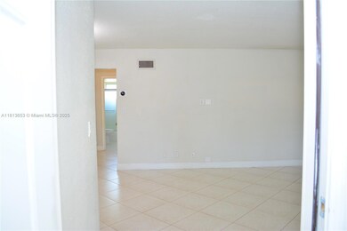 705 NE 2nd St unit 4, Hallandale Beach, FL 33009 - photo 3