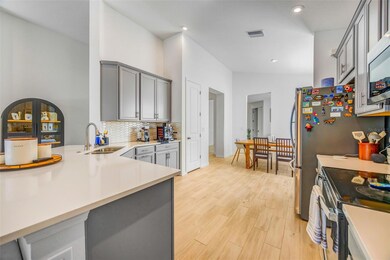 33995 Astoria Cir, Wesley Chapel, FL 33545 - photo 7