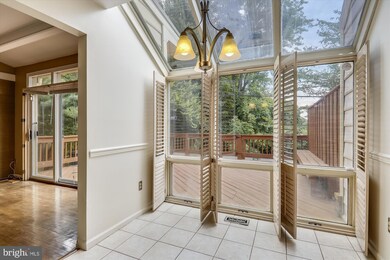 10927 Brewer House Rd, Rockville, MD 20852 - photo 7