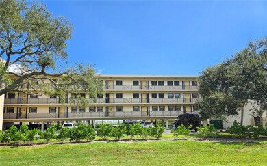 Racquet Club West Building unit 205c, Vero Beach, FL 32963 - photo 2