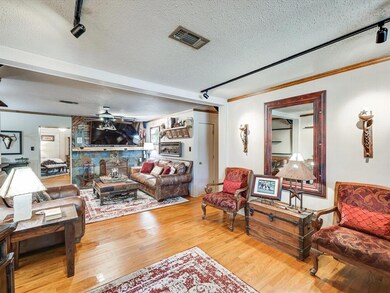 325 Lawana Dr, Bedford, TX 76022 - photo 6