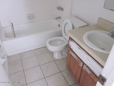 7613 Melissa Ct N, Jacksonville, FL 32210 - photo 5