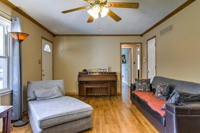 6720 Larsen Ln, Shawnee, KS 66203 - photo 4