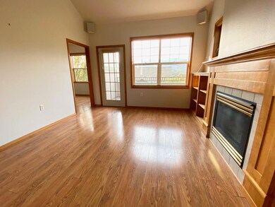 Living rm towards balcony