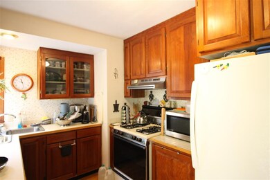 10 Arlington St, Essex Junction, VT 05452 - photo 6