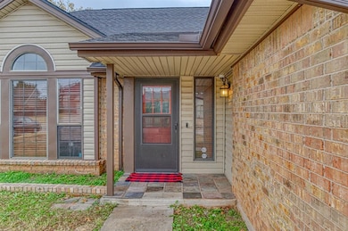 1216 NE 24th St, Moore, OK 73160 - photo 5