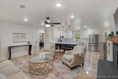 Living Room/Kitchen