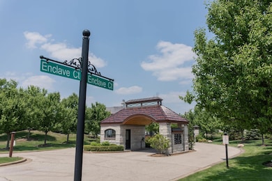 12 Enclave, South Barrington, IL 60010 - photo 2