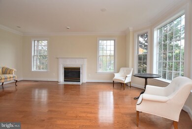 8010 Byrnwood Ct, McLean, VA 22102 - photo 6