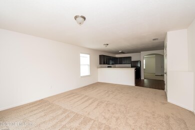 002-photo-living-room-6729757