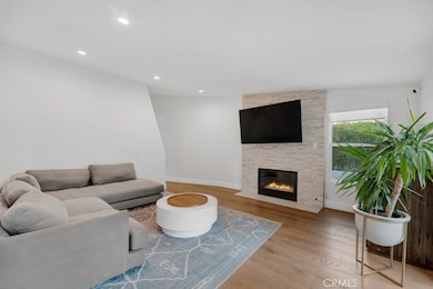 20530 Quedo Dr, Woodland Hills, CA 91364 - photo 7