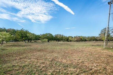 288 Royal Oaks Loop unit 10, Fredericksburg, TX 78624 - photo 6