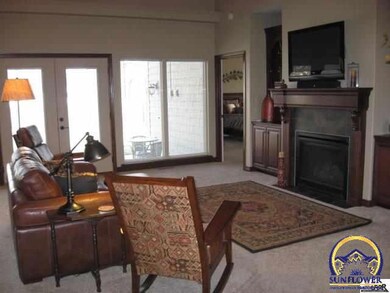 4614 SW Cambridge Ave, Topeka, KS 66610 - photo 3