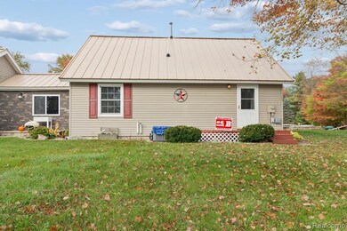 5266 S Pine St, Beaverton, MI 48612 - photo 5