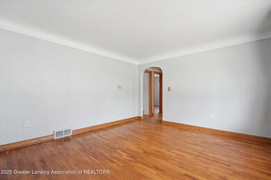 07-202-S-Walnut-Ct-Mason-MI-48854-Window