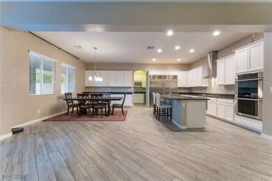 Massive Kitchen and dining area w/ tons of storage