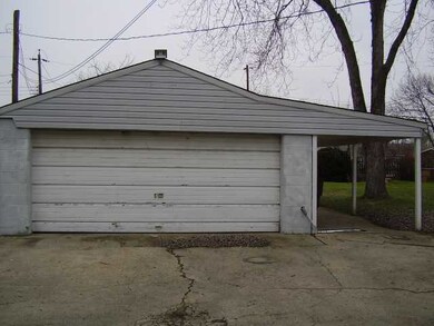 887 Maurine Dr, Columbus, OH 43228 - photo 3