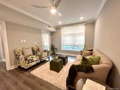 100 Glen St unit N2321, Glen Cove, NY 11542 - photo 3