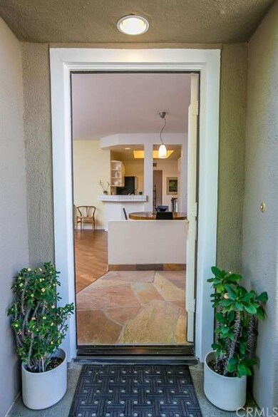 29 Baycrest Ct. invites you in.