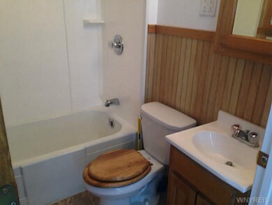Bathroom Unit #1 First Floor Bath w/Tub Fresh Remo