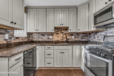 19 Helene Ct unit 19, Tinton Falls, NJ 07724 - photo 4