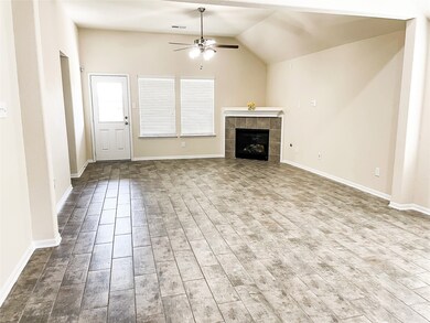 3031 Currier Ct, Rosenberg, TX 77471 - photo 5