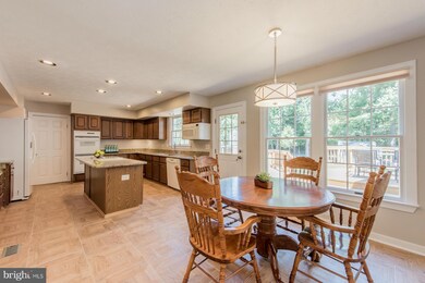 10374 Stansfield Rd, Laurel, MD 20723 - photo 4