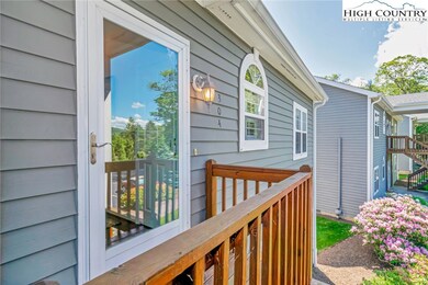 150 Prudden Ln unit 304, Blowing Rock, NC 28605 - photo 2