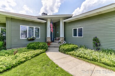 7019 Camelback Dr NE unit 4, Rockford, MI 49341 - photo 3