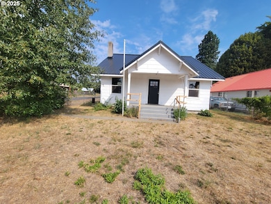 201 N 1st St, Glenwood, WA 98619 - photo 2