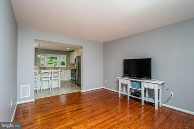 7746 Rockburn Dr, Ellicott City, MD 21043 - photo 5