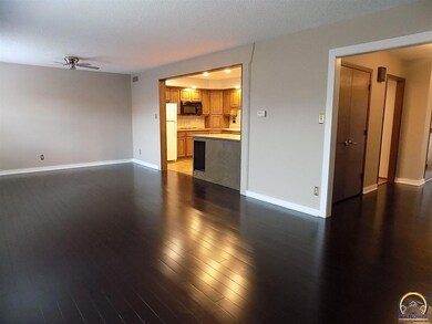 3204 SW Randolph Ave, Topeka, KS 66611 - photo 6