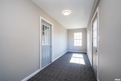 1014 S 3rd St, Pekin, IL 61554 - photo 4