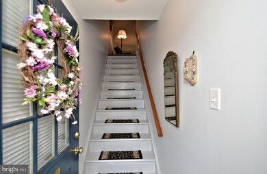 14 Belfast Dr, North Wales, PA 19454 - photo 2