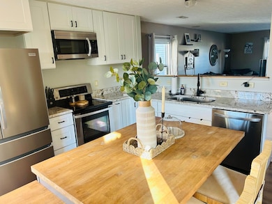 481 Wellsleyglen Dr, Columbus, OH 43207 - photo 5