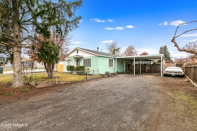 503 N Chestnut St, Toppenish, WA 98948 - photo 3