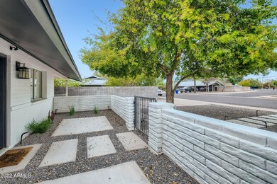 1039 E Loyola Dr, Tempe, AZ 85282 - photo 4