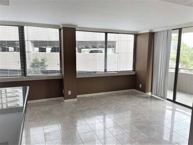 (Walls have been repainted a light neutral color.
