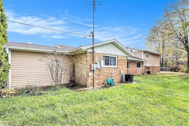 11377 Hill Rd, Memphis, MI 48041 - photo 6