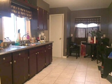 Kitchen (Unit 1)