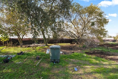 132 Pecos Ave, Modesto, CA 95351 - photo 4