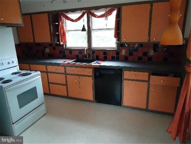 6785 Old Easton Rd, Pipersville, PA 18947 - photo 2