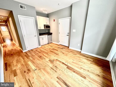 533 N Budd St unit 1O, Philadelphia, PA 19104 - photo 2