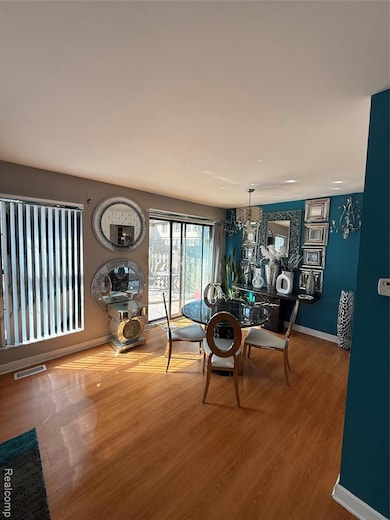 31613 Bear Creek Blvd unit 17, Warren, MI 48093 - photo 5