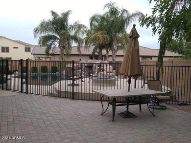 back:pool