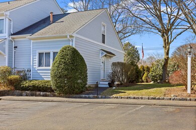 19 Whiffletree Way Greenwich-large-002-0