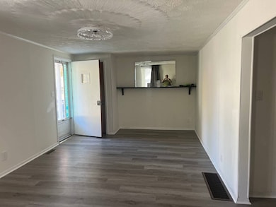 412 E 4th St, Wellston, OH 45692 - photo 3