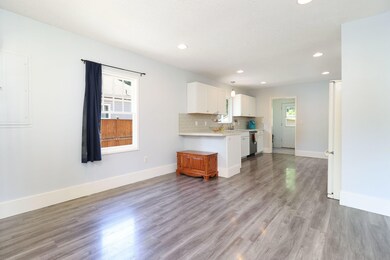 509 S Howard St - 07